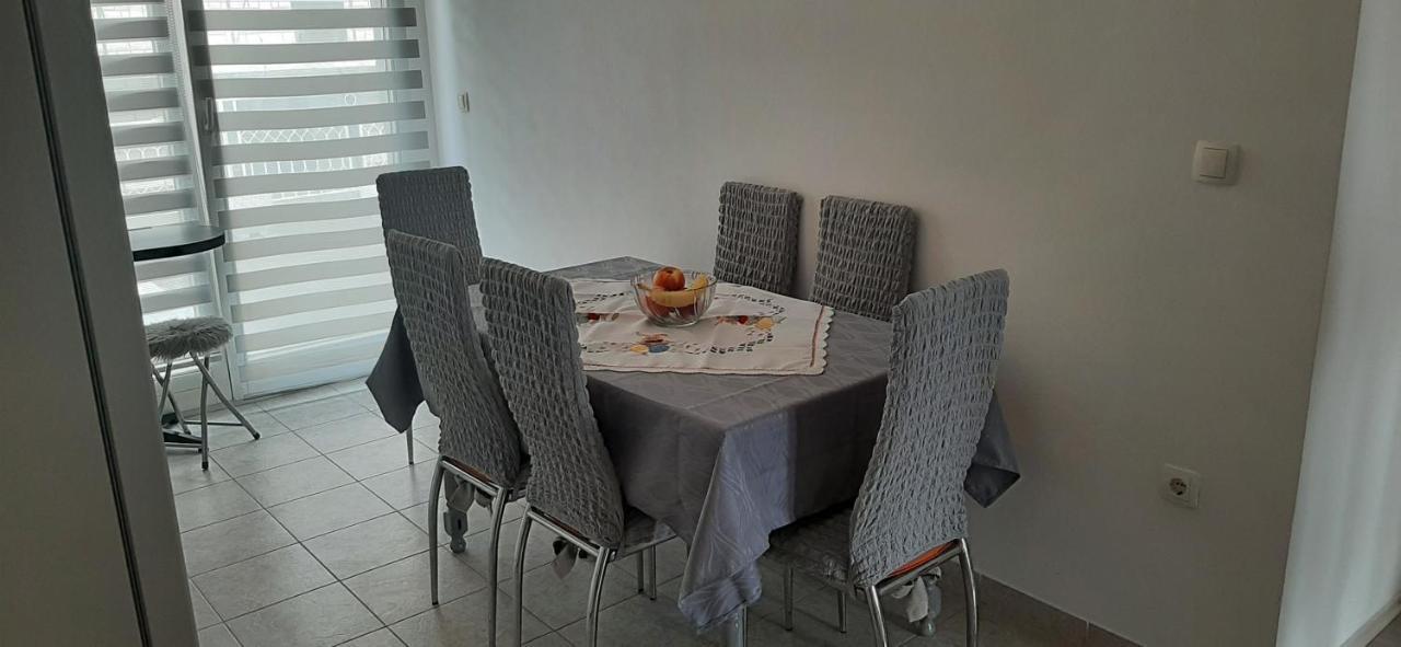 Apartment Biskupovic ドゥギ・ラット エクステリア 写真