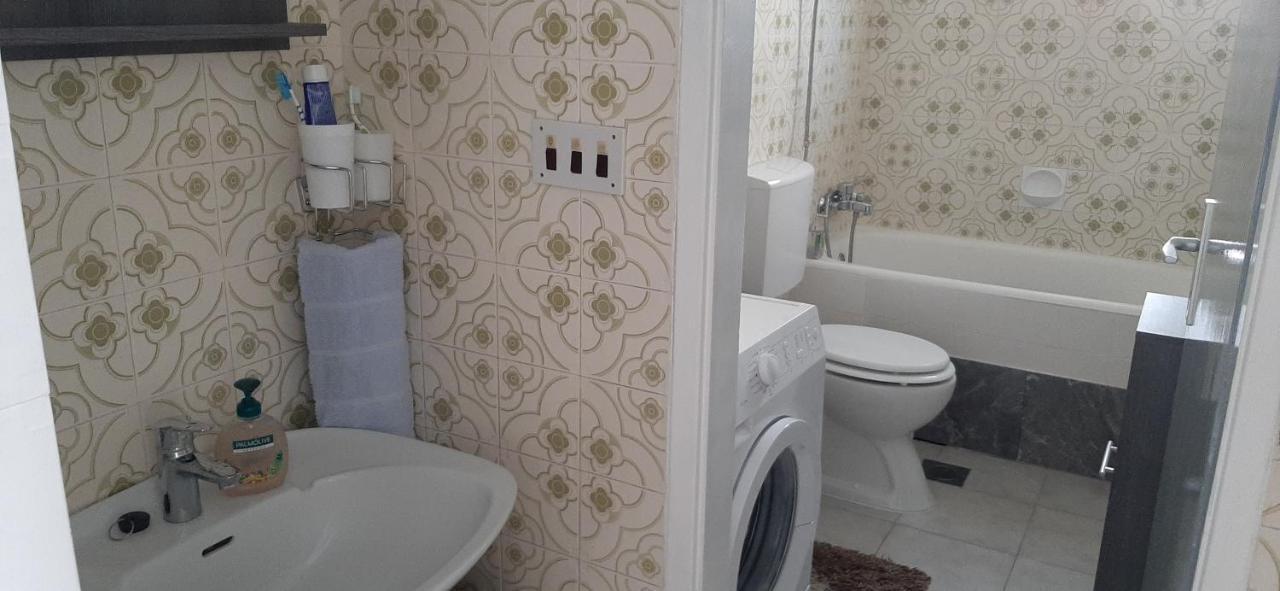 Apartment Biskupovic ドゥギ・ラット エクステリア 写真