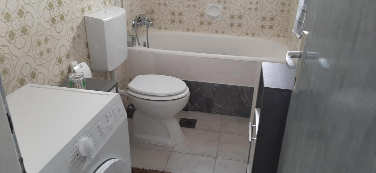 Apartment Biskupovic ドゥギ・ラット エクステリア 写真