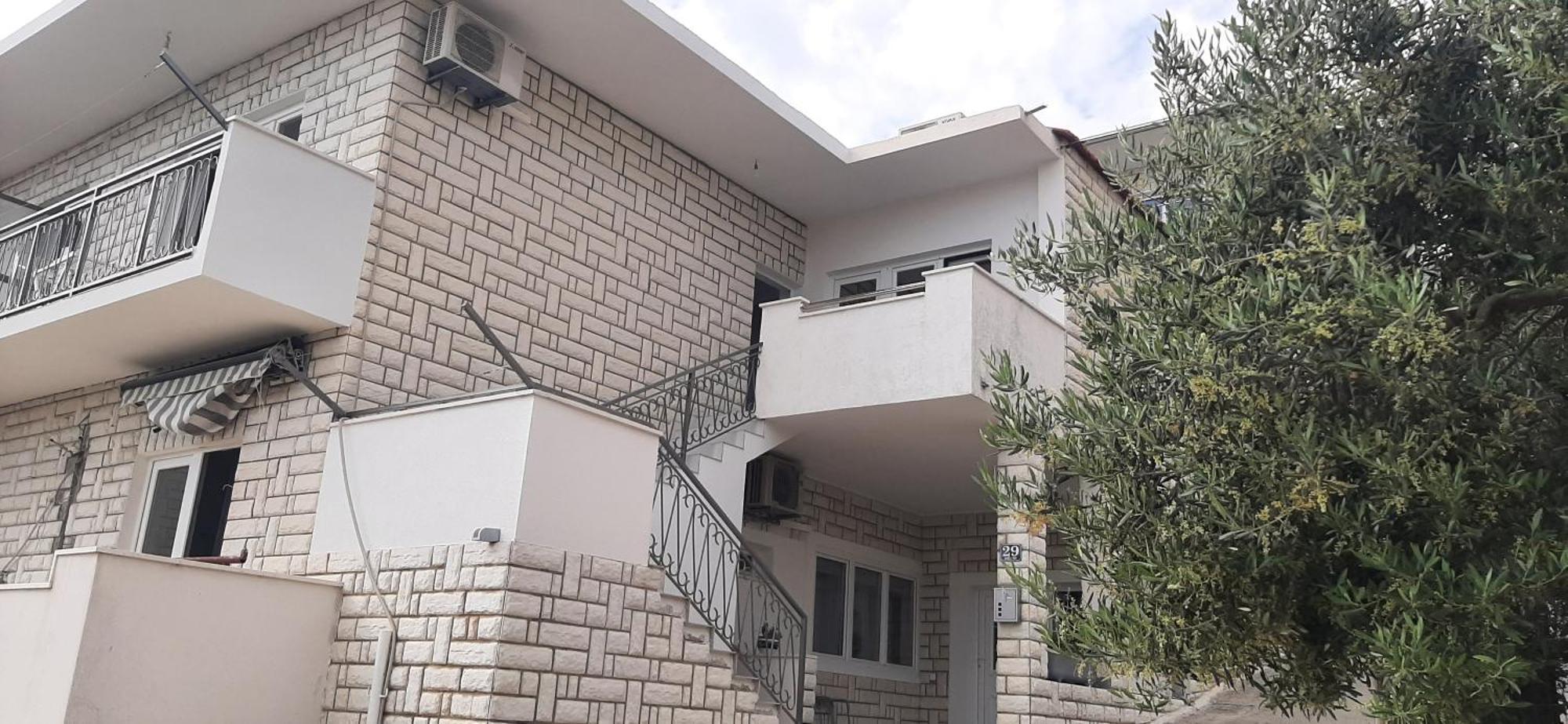 Apartment Biskupovic ドゥギ・ラット エクステリア 写真