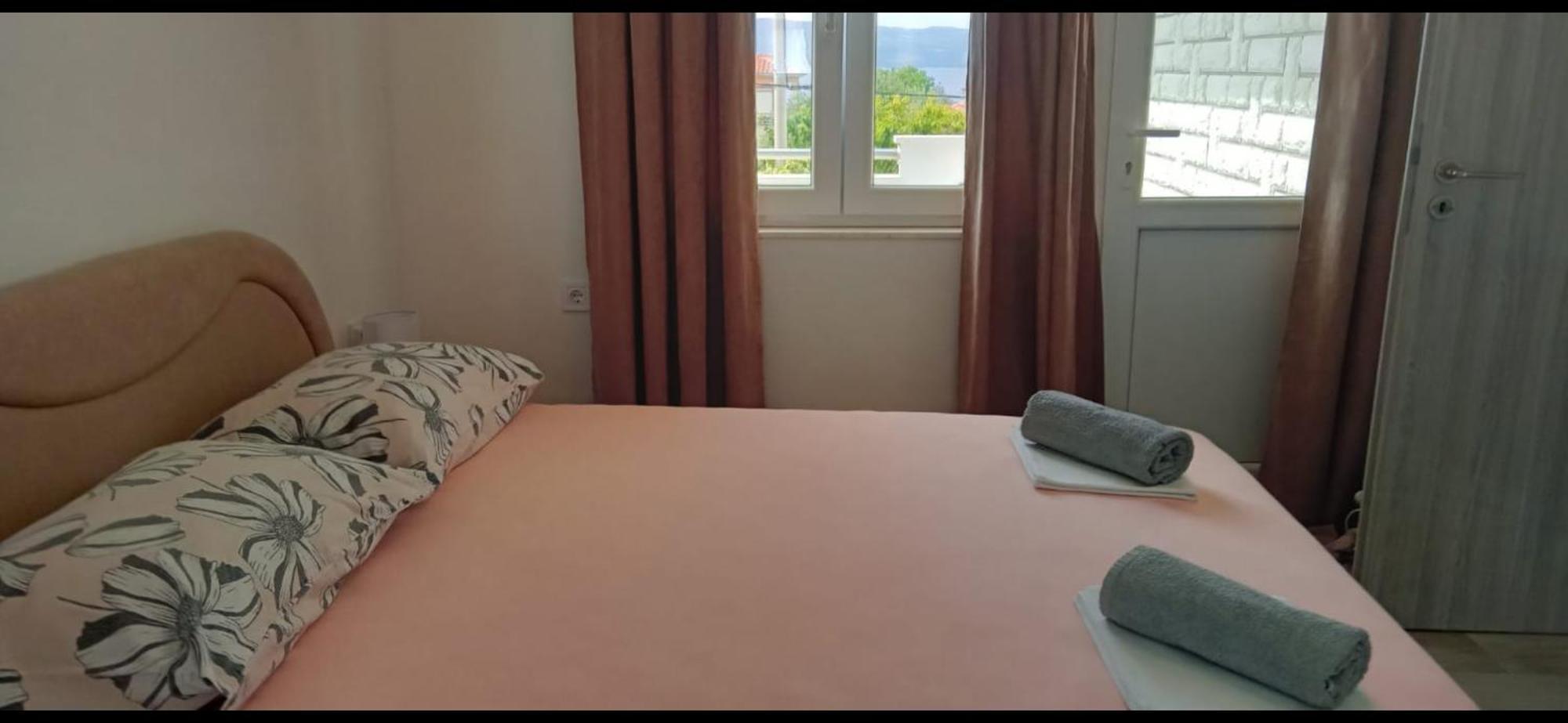 Apartment Biskupovic ドゥギ・ラット エクステリア 写真